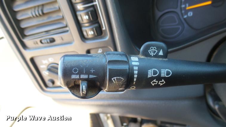 image for item L2364 2006 Chevrolet Silverado 1500 Z71 Ext. Cab pickup truck