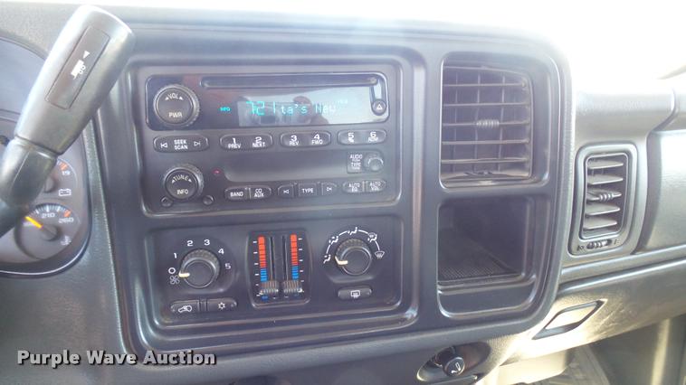 image for item L2364 2006 Chevrolet Silverado 1500 Z71 Ext. Cab pickup truck