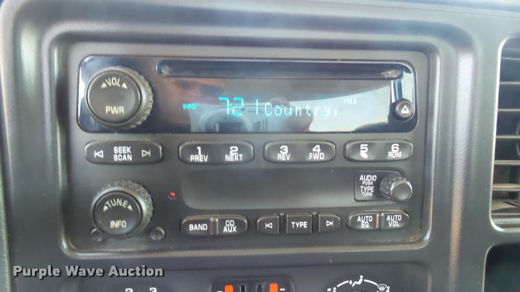 image for item L2364 2006 Chevrolet Silverado 1500 Z71 Ext. Cab pickup truck