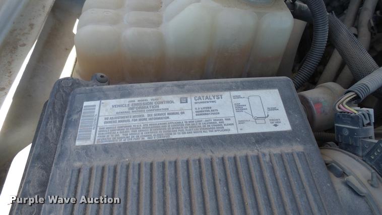 image for item L2364 2006 Chevrolet Silverado 1500 Z71 Ext. Cab pickup truck