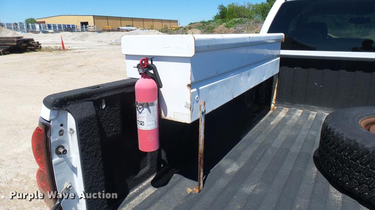 image for item L2364 2006 Chevrolet Silverado 1500 Z71 Ext. Cab pickup truck