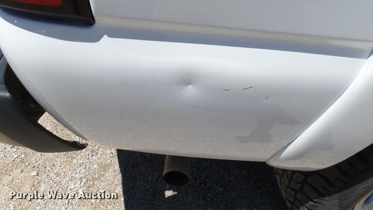 image for item L2364 2006 Chevrolet Silverado 1500 Z71 Ext. Cab pickup truck