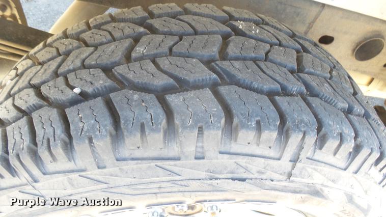 image for item L2364 2006 Chevrolet Silverado 1500 Z71 Ext. Cab pickup truck