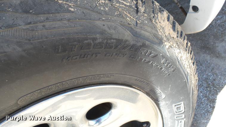 image for item L2364 2006 Chevrolet Silverado 1500 Z71 Ext. Cab pickup truck