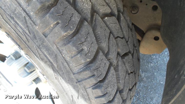 image for item L2364 2006 Chevrolet Silverado 1500 Z71 Ext. Cab pickup truck