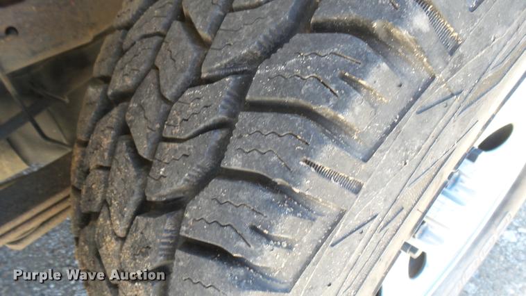 image for item L2364 2006 Chevrolet Silverado 1500 Z71 Ext. Cab pickup truck