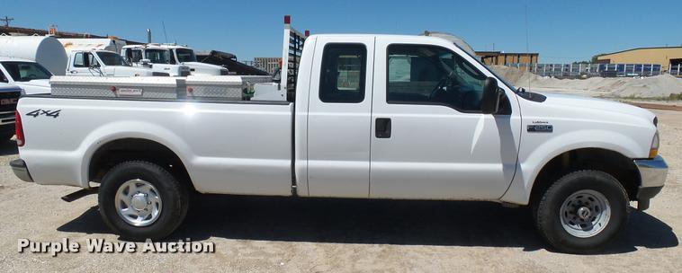 image for item L2366 2004 Ford F250 Super Duty SuperCab pickup truck