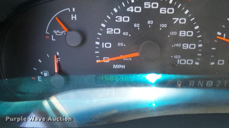 image for item L2366 2004 Ford F250 Super Duty SuperCab pickup truck