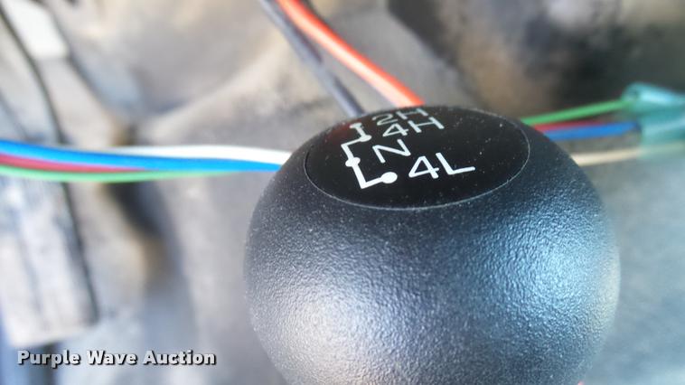 image for item L2366 2004 Ford F250 Super Duty SuperCab pickup truck