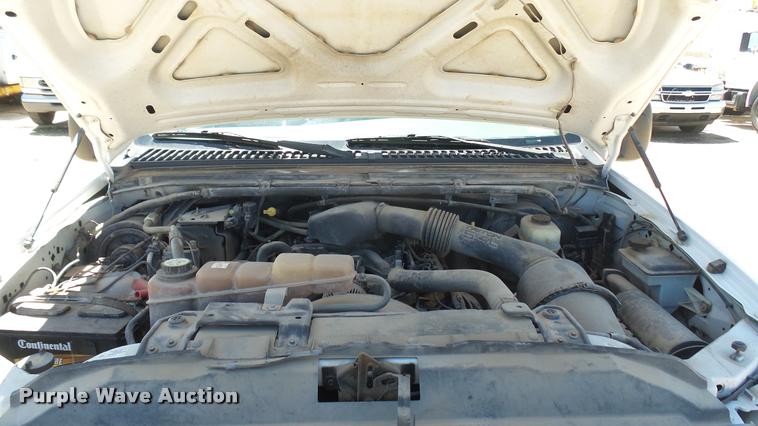 image for item L2366 2004 Ford F250 Super Duty SuperCab pickup truck