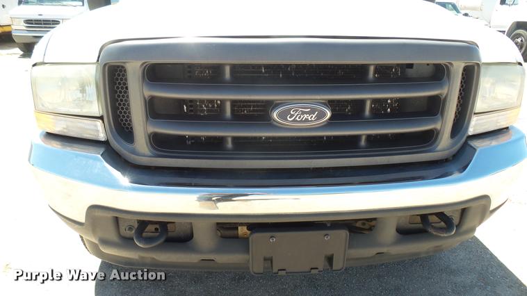 image for item L2366 2004 Ford F250 Super Duty SuperCab pickup truck