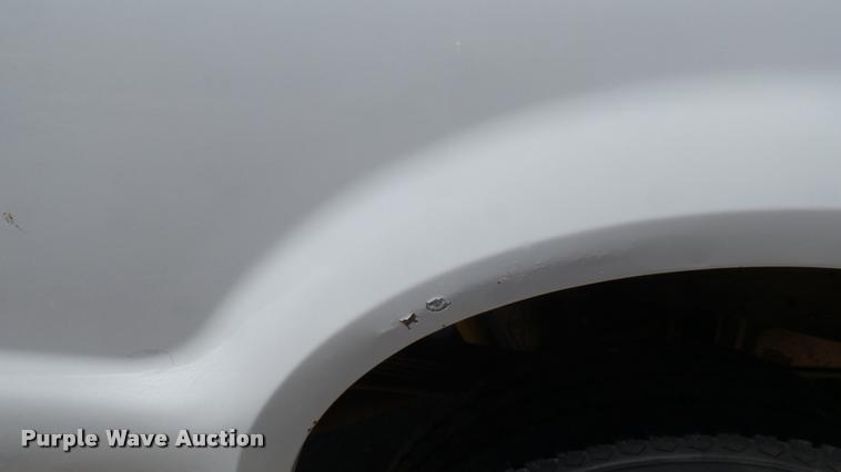 image for item L2366 2004 Ford F250 Super Duty SuperCab pickup truck