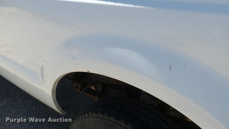 image for item L2366 2004 Ford F250 Super Duty SuperCab pickup truck