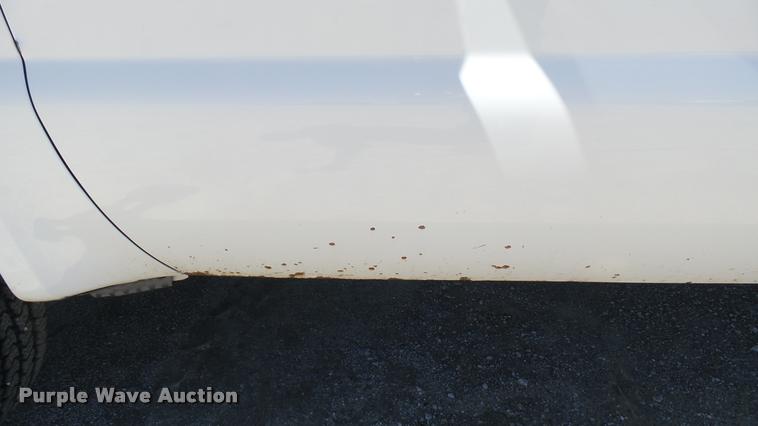 image for item L2366 2004 Ford F250 Super Duty SuperCab pickup truck