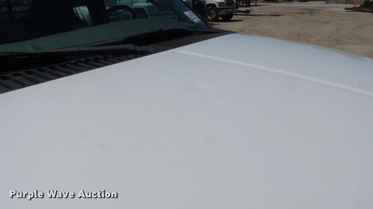 image for item L2366 2004 Ford F250 Super Duty SuperCab pickup truck