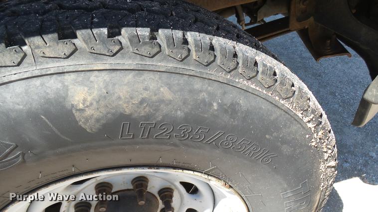 image for item L2366 2004 Ford F250 Super Duty SuperCab pickup truck