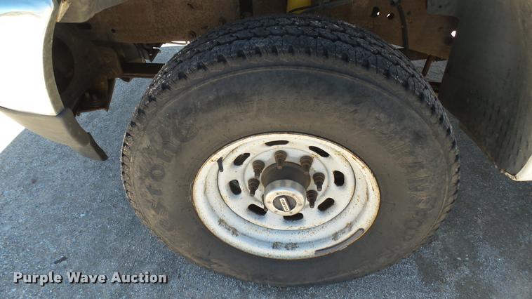 image for item L2366 2004 Ford F250 Super Duty SuperCab pickup truck
