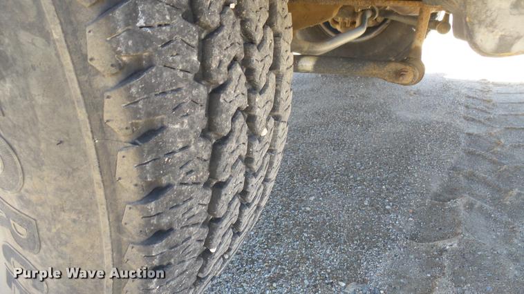 image for item L2366 2004 Ford F250 Super Duty SuperCab pickup truck