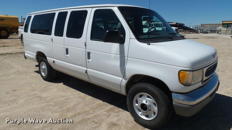 image for item L2368 2000 Ford Econoline E350 Extended van