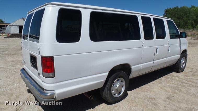 image for item L2368 2000 Ford Econoline E350 Extended van