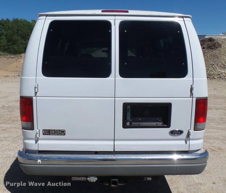 image for item L2368 2000 Ford Econoline E350 Extended van