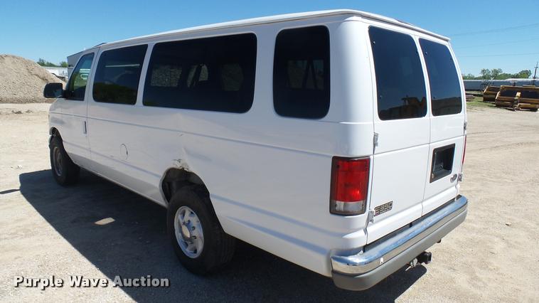 image for item L2368 2000 Ford Econoline E350 Extended van