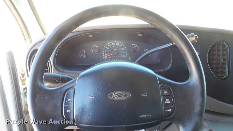 image for item L2368 2000 Ford Econoline E350 Extended van