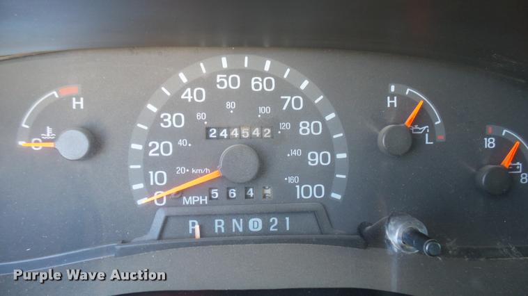 image for item L2368 2000 Ford Econoline E350 Extended van