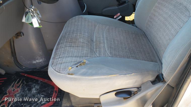 image for item L2368 2000 Ford Econoline E350 Extended van