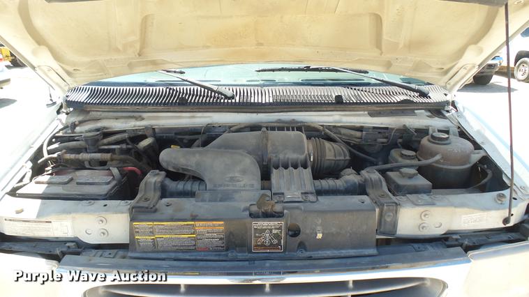 image for item L2368 2000 Ford Econoline E350 Extended van