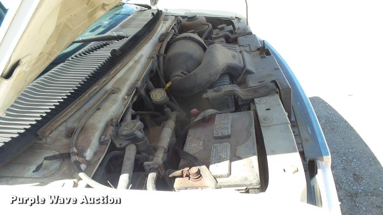 image for item L2368 2000 Ford Econoline E350 Extended van