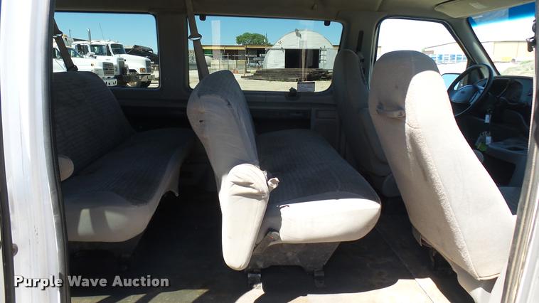 image for item L2368 2000 Ford Econoline E350 Extended van