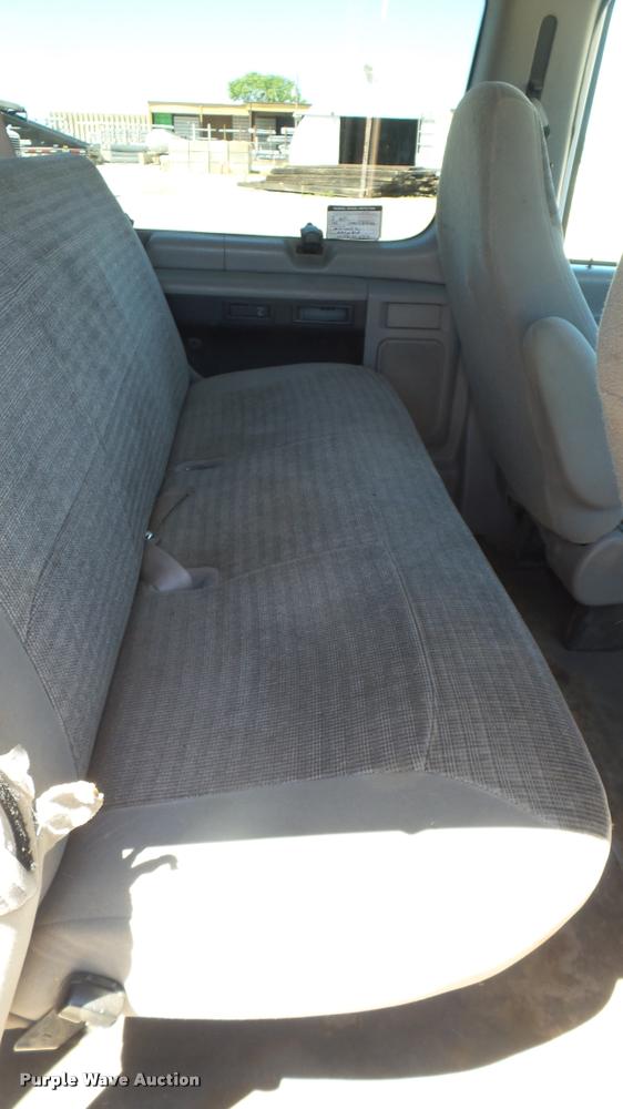 image for item L2368 2000 Ford Econoline E350 Extended van