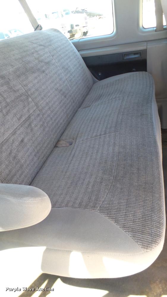 image for item L2368 2000 Ford Econoline E350 Extended van