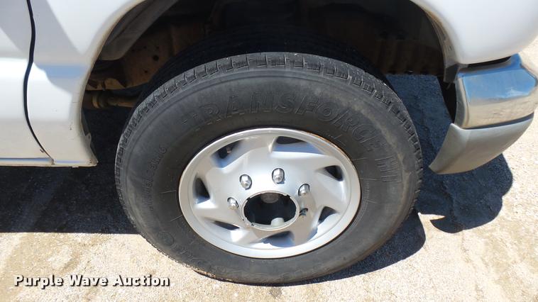 image for item L2368 2000 Ford Econoline E350 Extended van