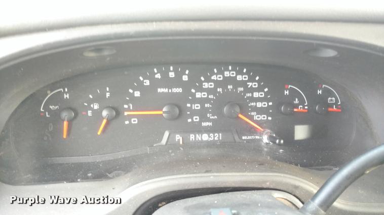 image for item L2378 2006 Ford E350 Super Duty van