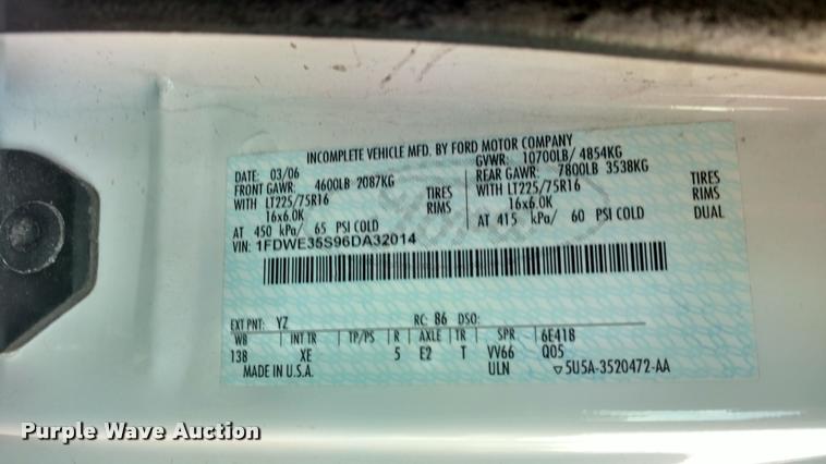 image for item L2378 2006 Ford E350 Super Duty van