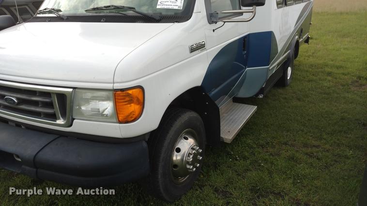 image for item L2378 2006 Ford E350 Super Duty van