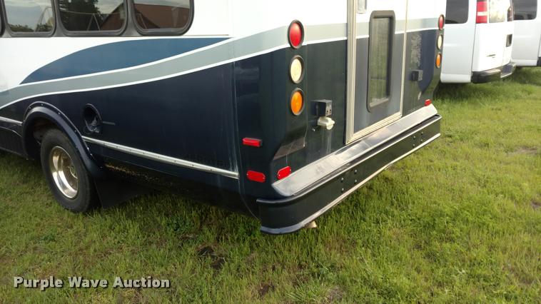 image for item L2378 2006 Ford E350 Super Duty van