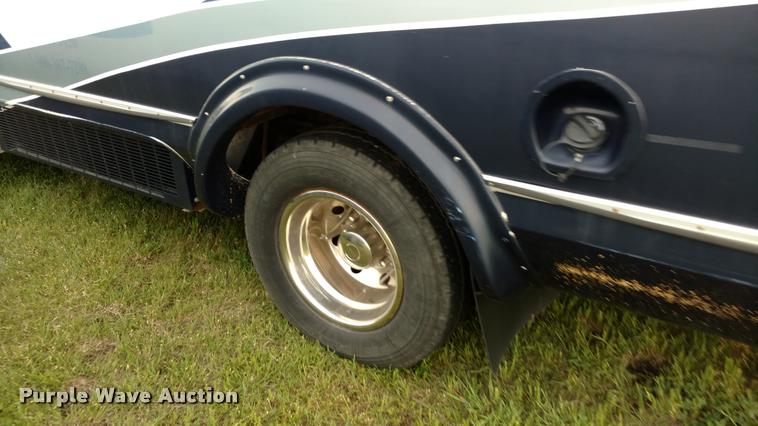 image for item L2378 2006 Ford E350 Super Duty van