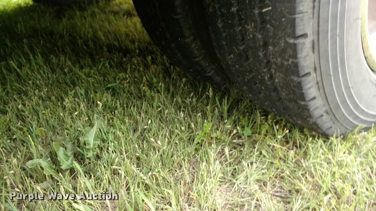 image for item L2378 2006 Ford E350 Super Duty van