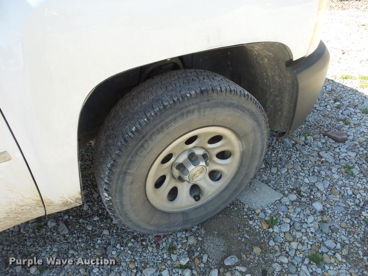 image for item L4681 2008 Chevrolet Silverado 1500 Ext. Cab pickup truck