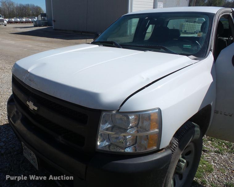 image for item L4681 2008 Chevrolet Silverado 1500 Ext. Cab pickup truck