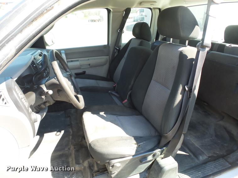 image for item L4681 2008 Chevrolet Silverado 1500 Ext. Cab pickup truck