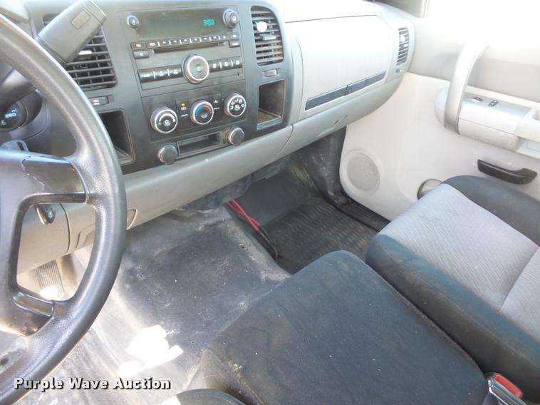 image for item L4681 2008 Chevrolet Silverado 1500 Ext. Cab pickup truck