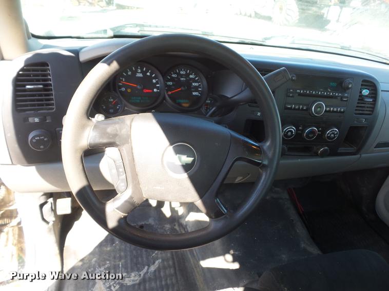 image for item L4681 2008 Chevrolet Silverado 1500 Ext. Cab pickup truck