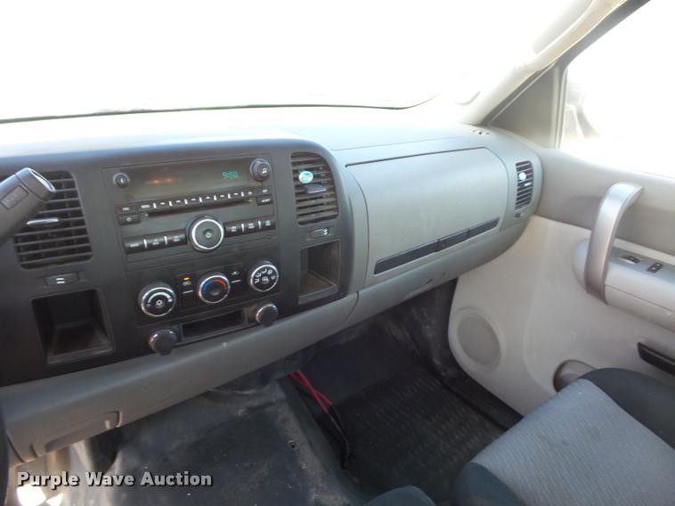 image for item L4681 2008 Chevrolet Silverado 1500 Ext. Cab pickup truck