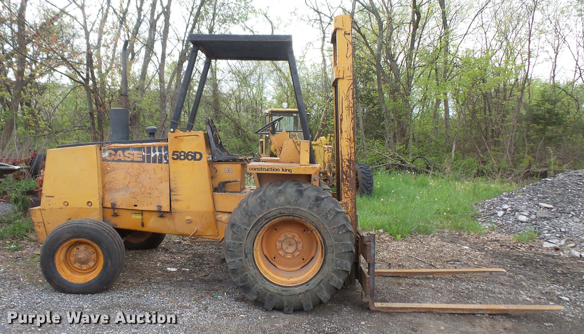 Case 586D forklift in Tonganoxie, KS Item DA8119 sold Purple Wave