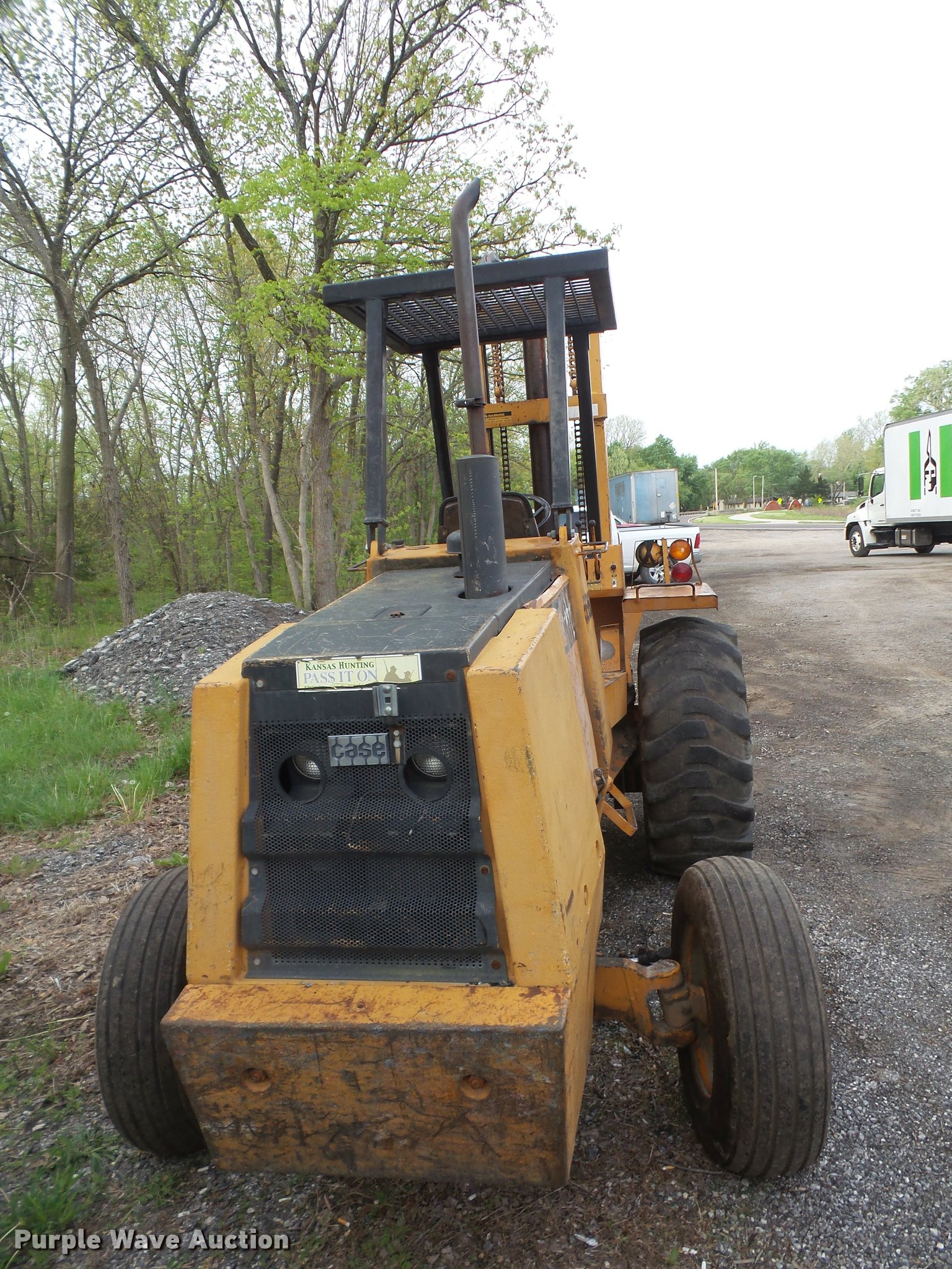 Case 586D forklift in Tonganoxie, KS Item DA8119 sold Purple Wave