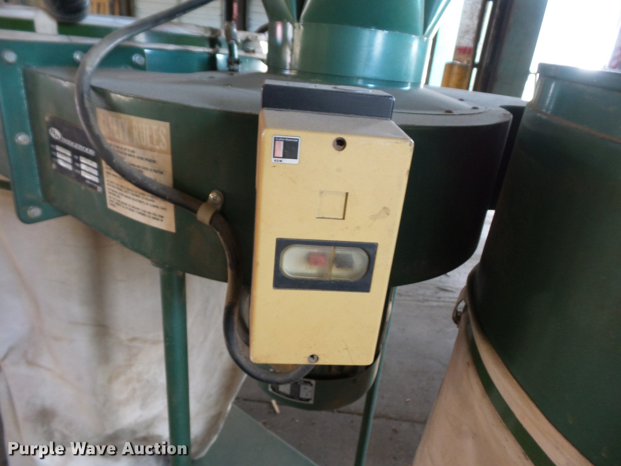 Bridgewood BW0033PH dust collector in Kansas City, MO Item DD9329